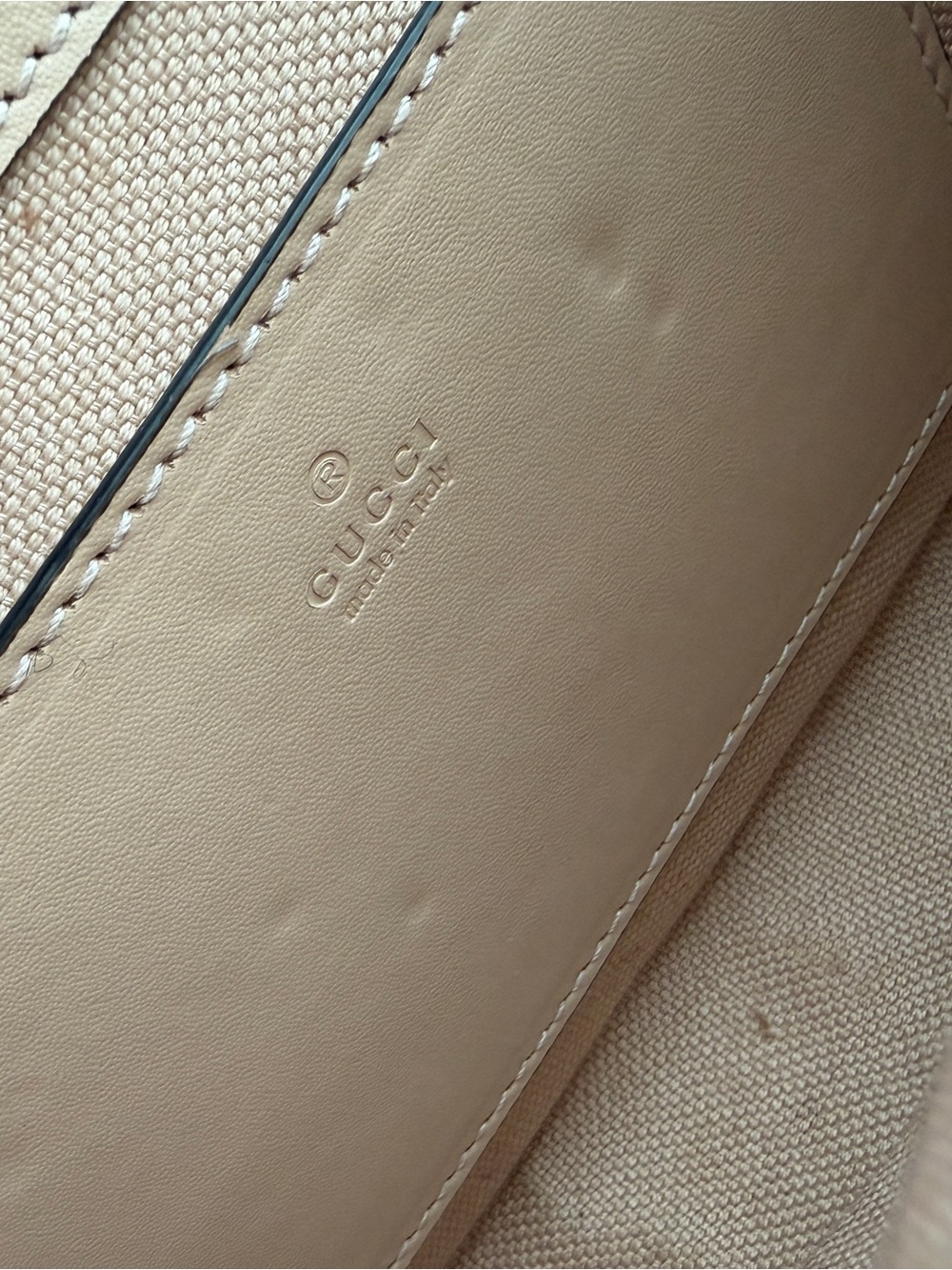 Gucci Beige Embossed GG Leather Crossbody with Gold Hardware - Picture 3 of 6